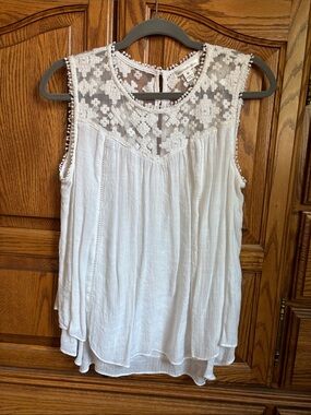 JohnPaulRichard White Lace Yoke Sleeveless Camisole